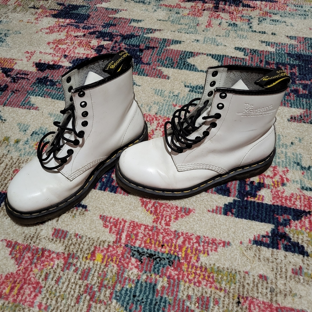 Vintage 1460 white Doc Martens boots in 8.5 USW or 7 USM